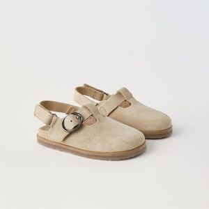 Zara toddlers leather clogs/Size 24